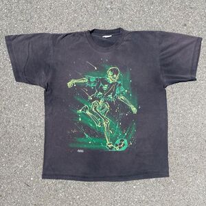 Stix n Stones Skeleton Soccer Vtg 1999 Funwear T-Shirt Men’s Size (XL) Grunge